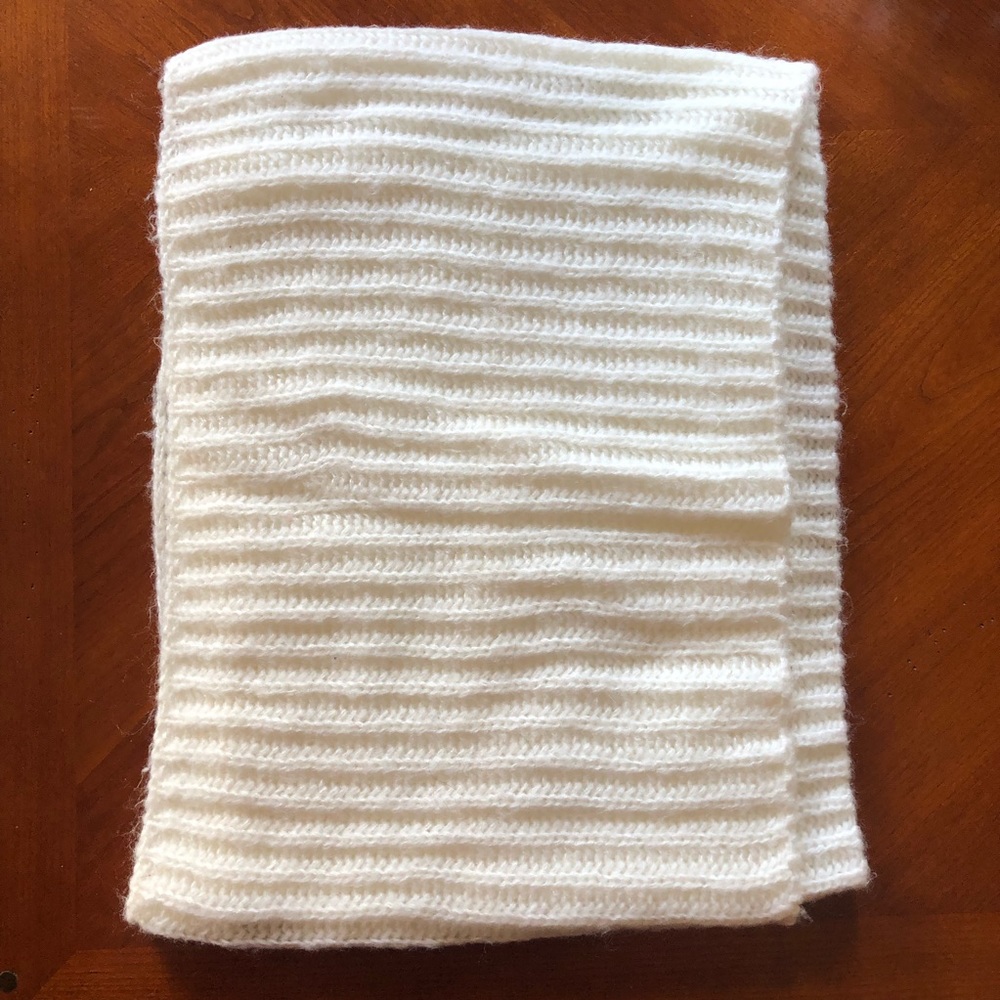 Ivory infinity scarf - Picture 2 of 3